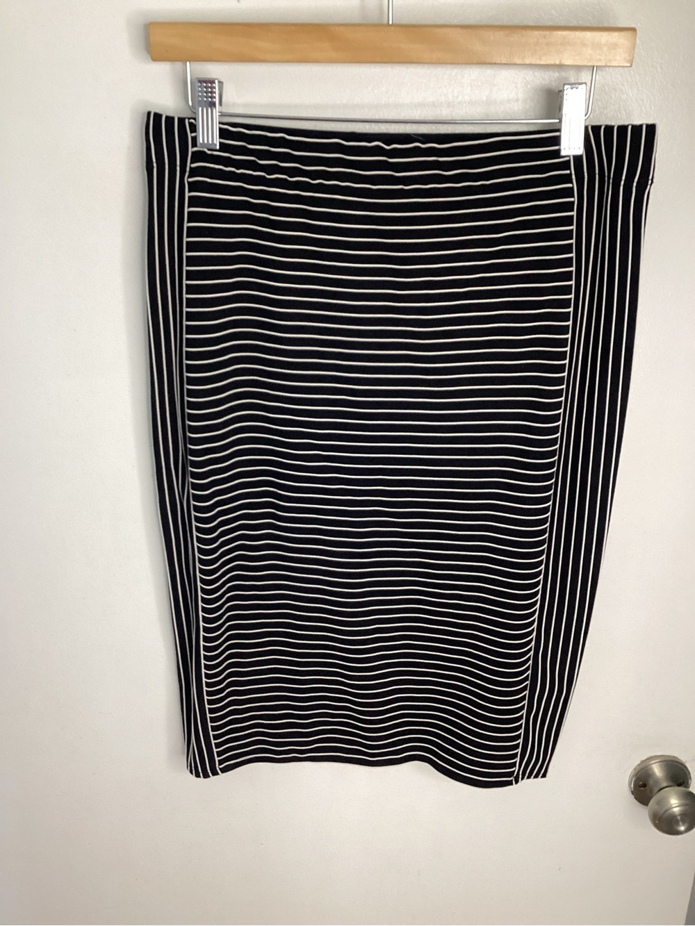 Max Studio Black and White Striped Pencil Skirt M - Picture 2 of 10